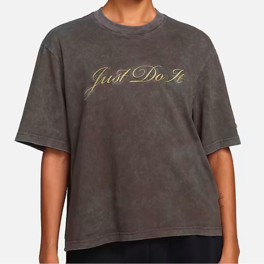 NWT Nike Sportswear Women’s T-Shirt